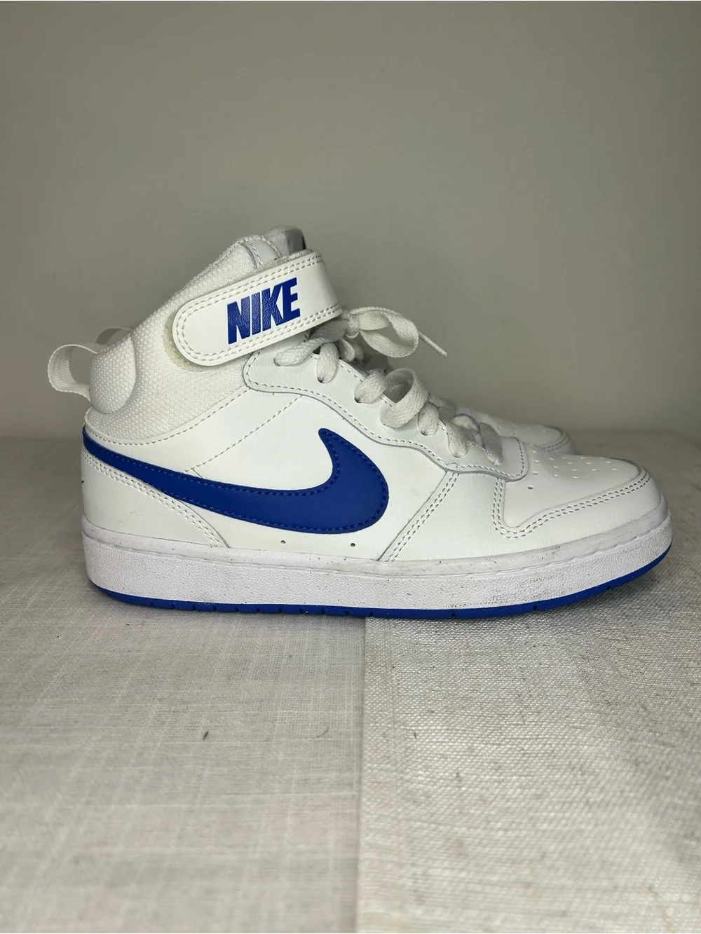 Nike court Burrough mid 2 White and Blue High-Top Sneakers with